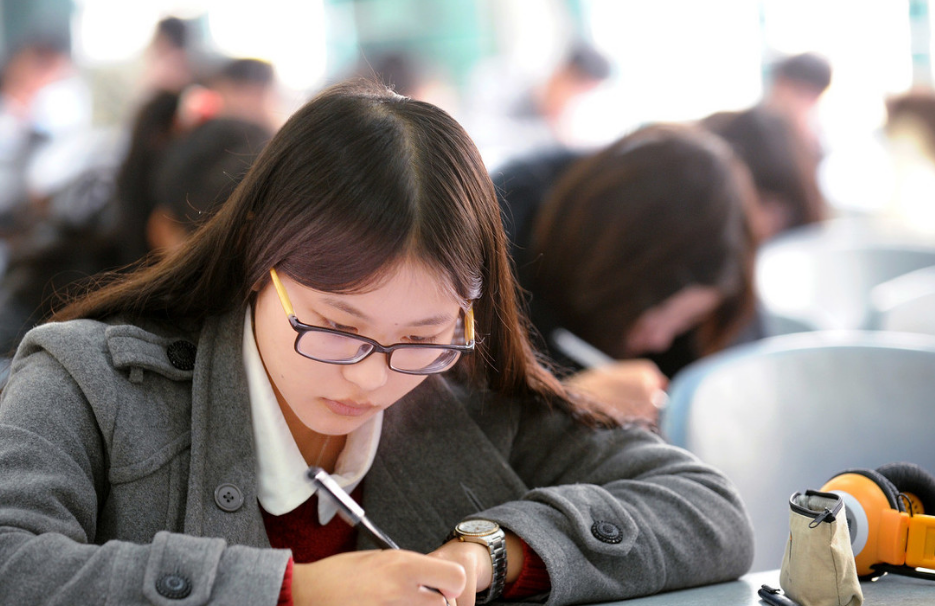 618分北邮在校生“转学”到长春师范，给出的理由，网友不买账