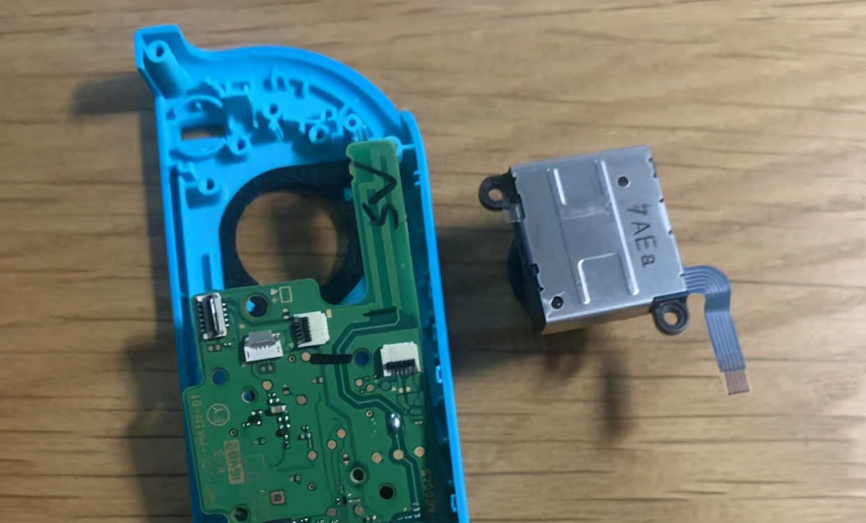 你的Switch手柄还好吗？实操更换摇杆、滑道、电路板