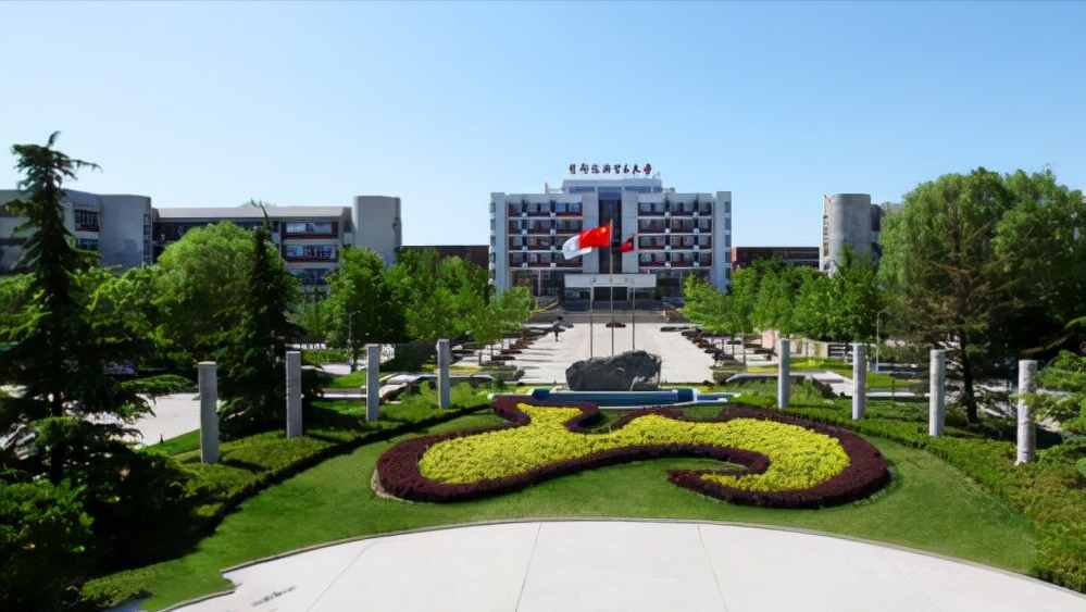 北京一所双非大学，没有亮眼名气，但学校录取分数接近211标准