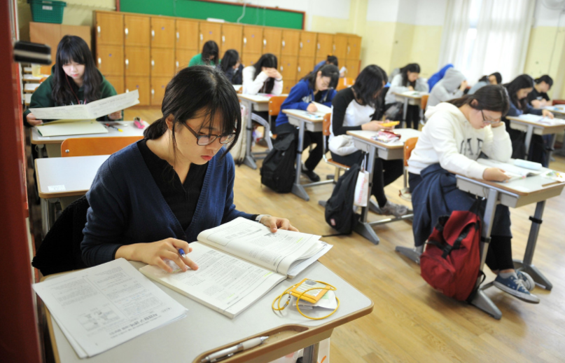 高考满分作文《我愿意》，被人民日报推荐，内容精彩且充满哲理