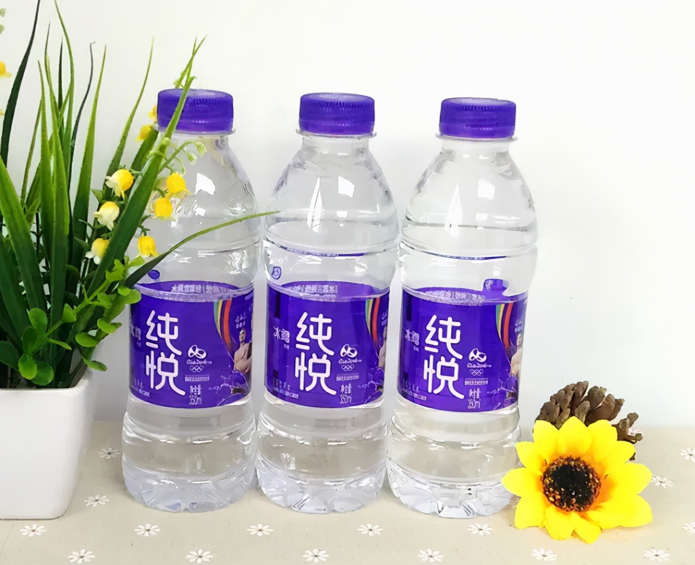 世界最贵矿泉水,最高一瓶68万,一口喝掉一个肾?