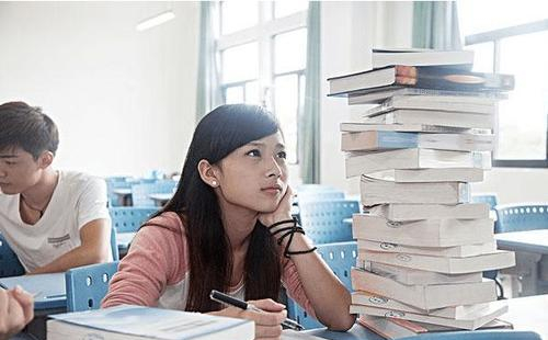 大学内“挂科率”高的4个专业，学霸也招架不住，有你的专业吗