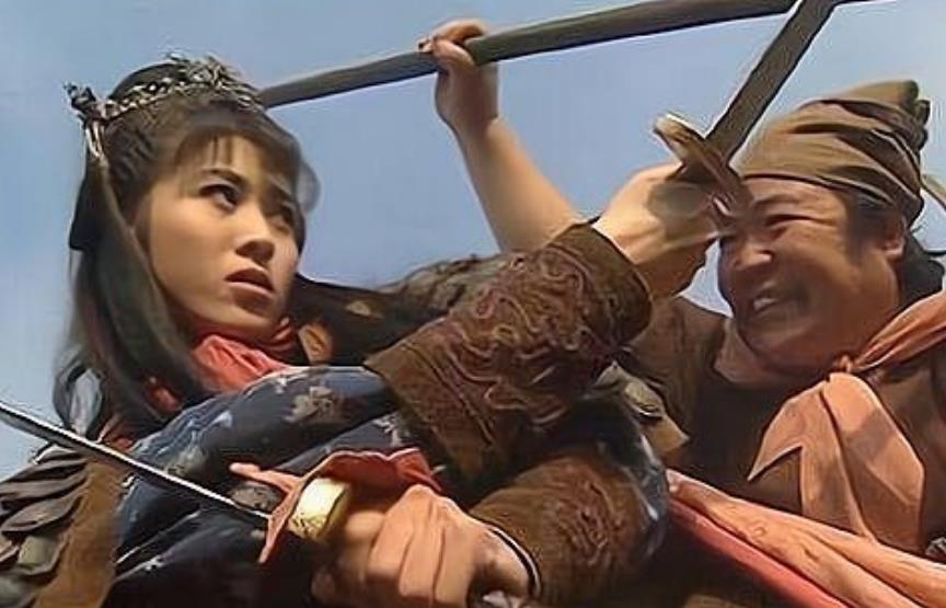 跟孙立里应外合,不但荡平了祝家庄,李逵还不顾军令,把扈三娘全家杀掉