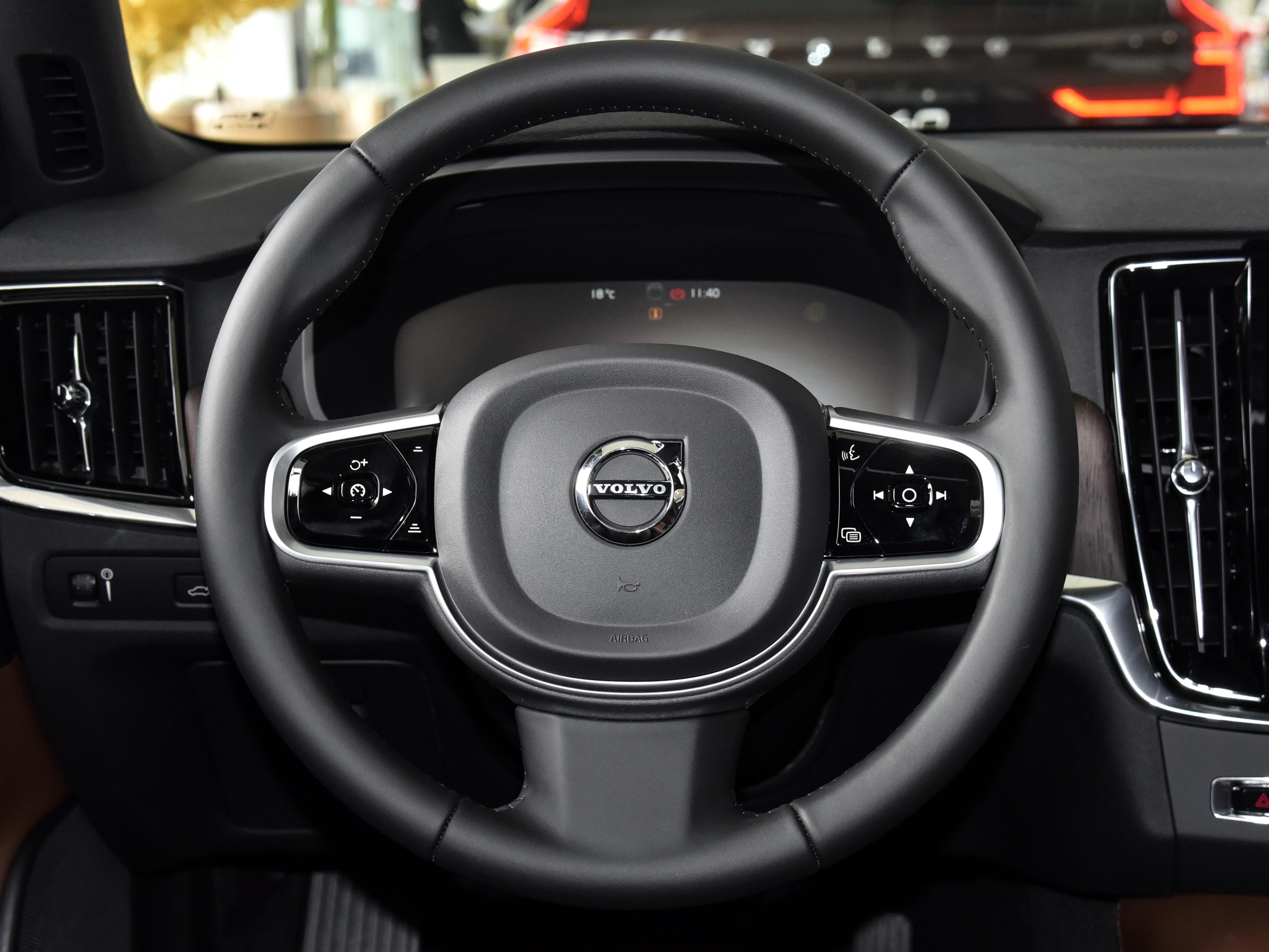 北欧进口旅行车，动力强配置高还能越野，沃尔沃V90