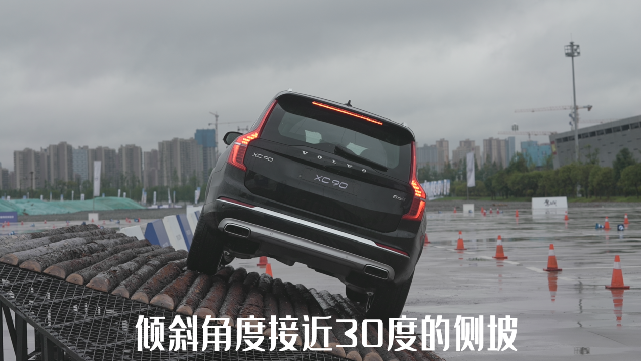 北欧豪华冷淡风+全系2.0T，这样的沃尔沃XC90居然能越野？