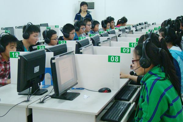 高校为何规定过了英语四级才发毕业证，你们学校也是这样吗？