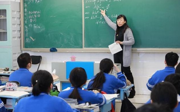 教育部传来“好消息”，教师工资将有变动，这三类教师工资将上调