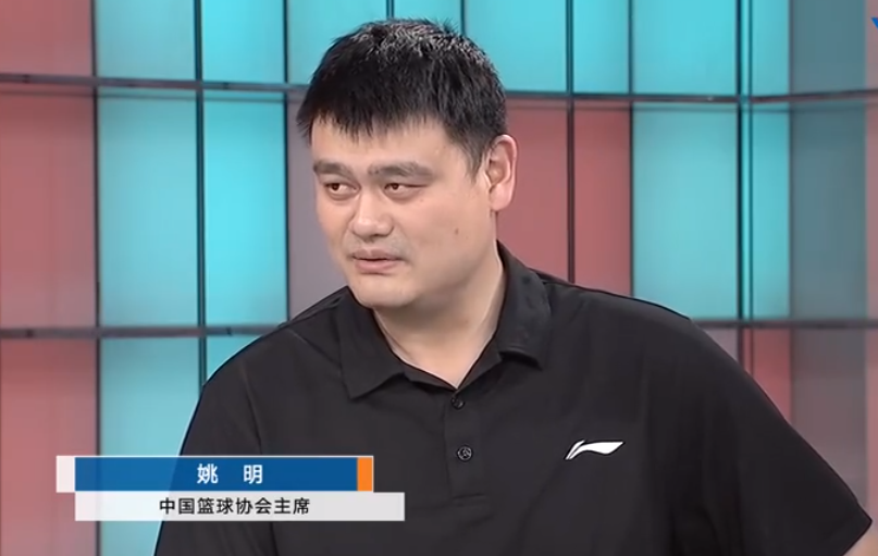 杨毅为什么不解说cba了(第一名嘴杨毅爆料，8冠王告别CBA！却把两大难题抛给篮协姚明)