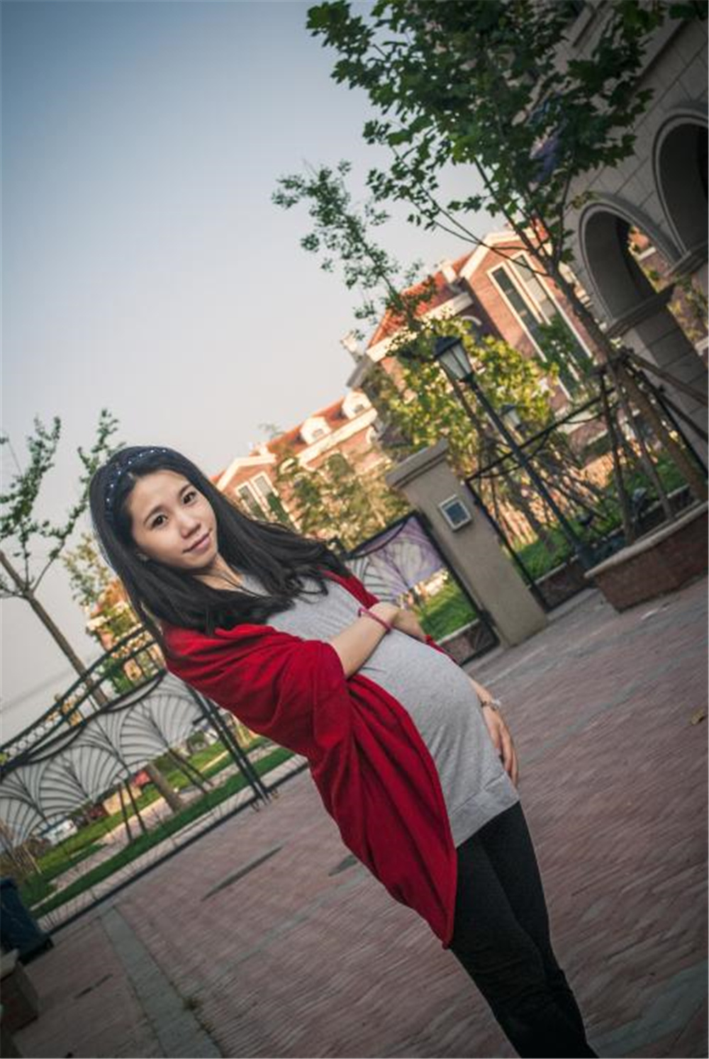 小玲已经怀孕六个月了,前些天还吵着特别期待可以去拍四维彩超了.