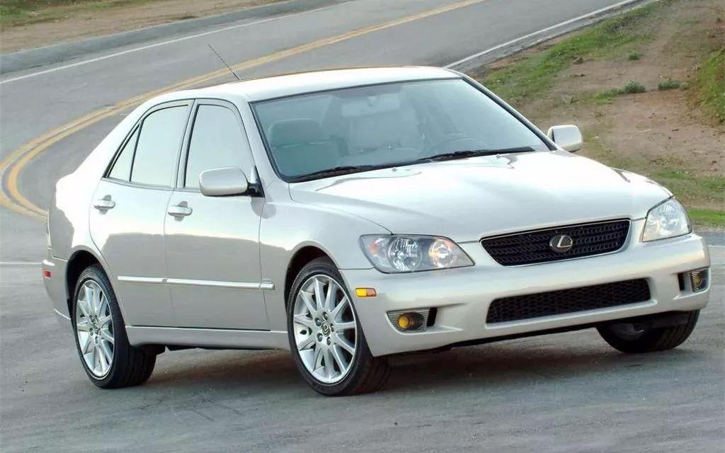 看到一汽丰田亚洲龙的售价,我找了几个理由安慰自己丨问答