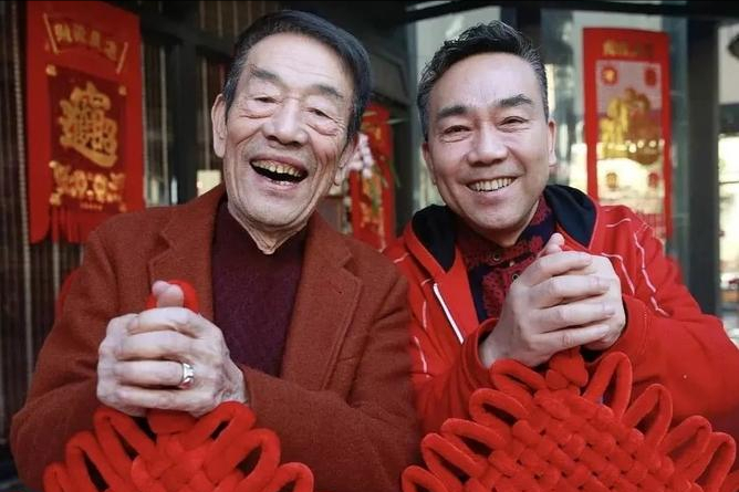 “条子”拜访89岁杨少华，挨两巴掌解决十年恩怨，终于和解了？