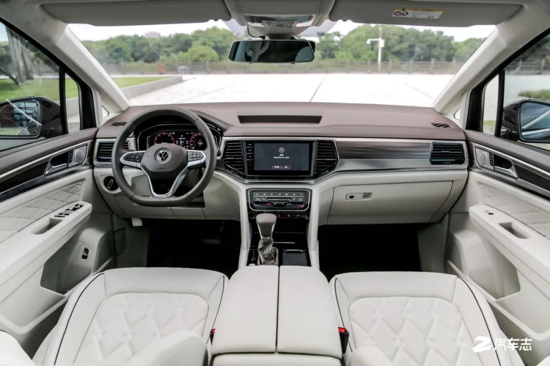 威然,大众下面带字母mpv,为何敢叫板gl8