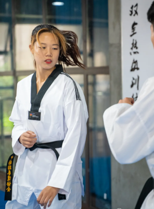 身高180cm！湖南女大学生练习跆拳道一年，相继斩获省赛、国赛冠军！