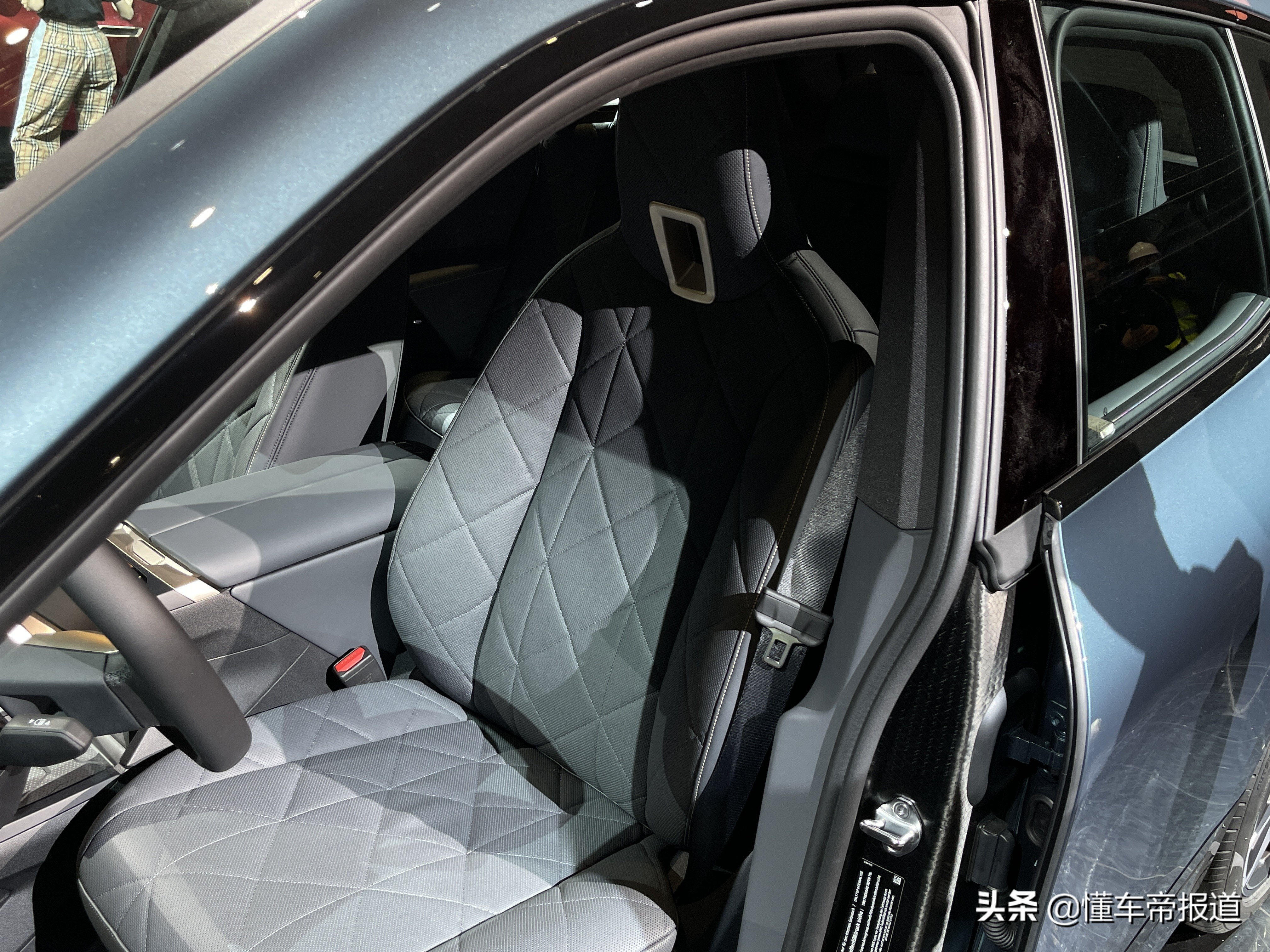 新车｜开启电动新篇章 实拍解析宝马iX