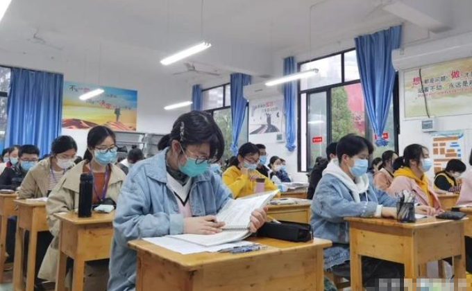 2022年恐成“高考最难年”，三大变化要重视，部分学生或无缘本科