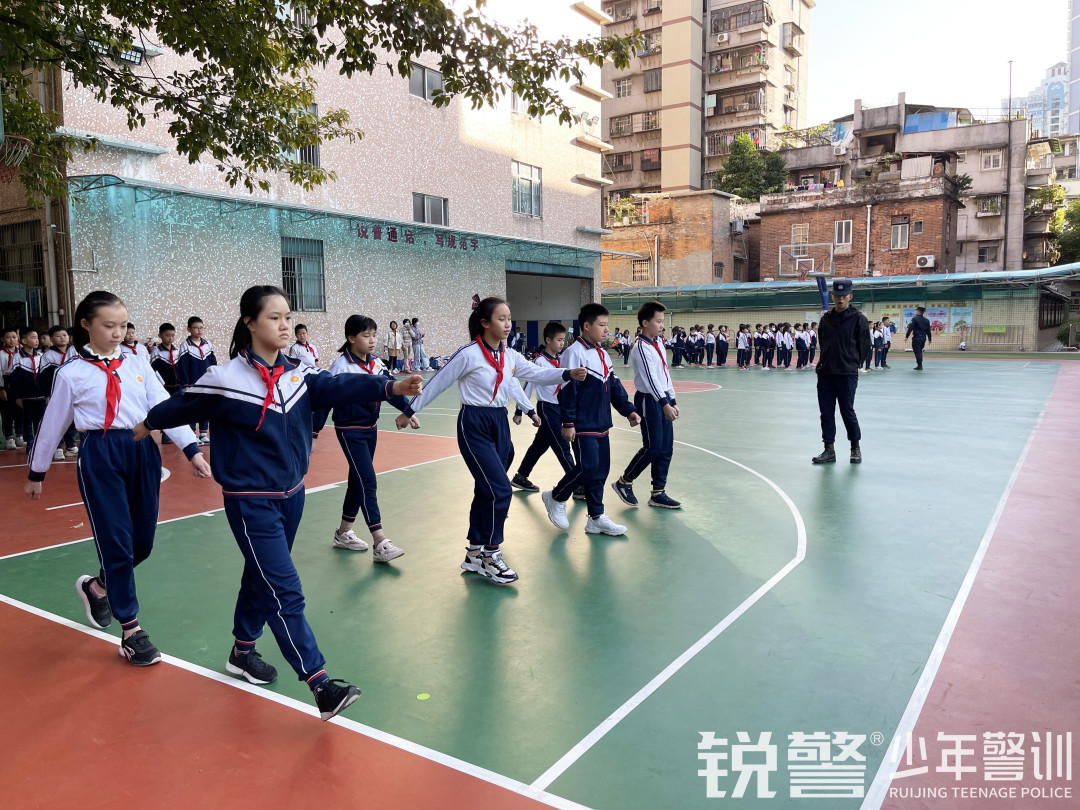 锐警少年警训 践行“双减”强体魄，海珠区前进路小学素质拓展训练