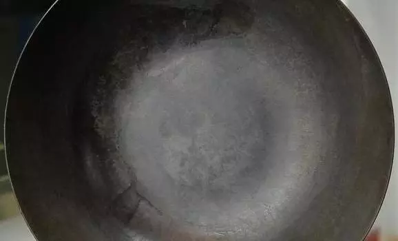 铁锅生锈怎么处理干净，家里铁锅快速除锈的方法