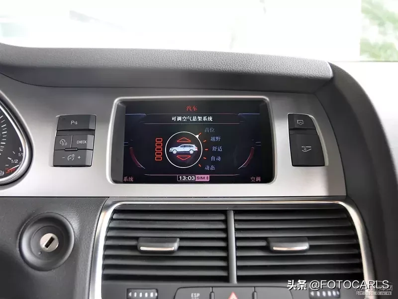 奥迪Q7 V12柴油版实拍,当年售价257万,这货能拖动一辆飞机