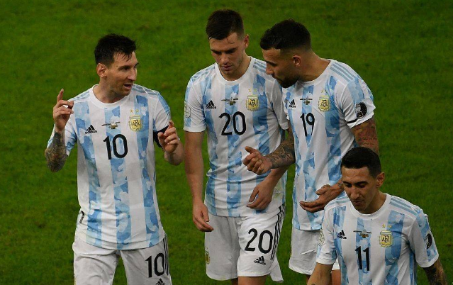 世界杯巴西和阿根廷(官宣！巴西PK阿根廷腰斩，梅西愤怒：故意等着开赛才来，我们走了)
