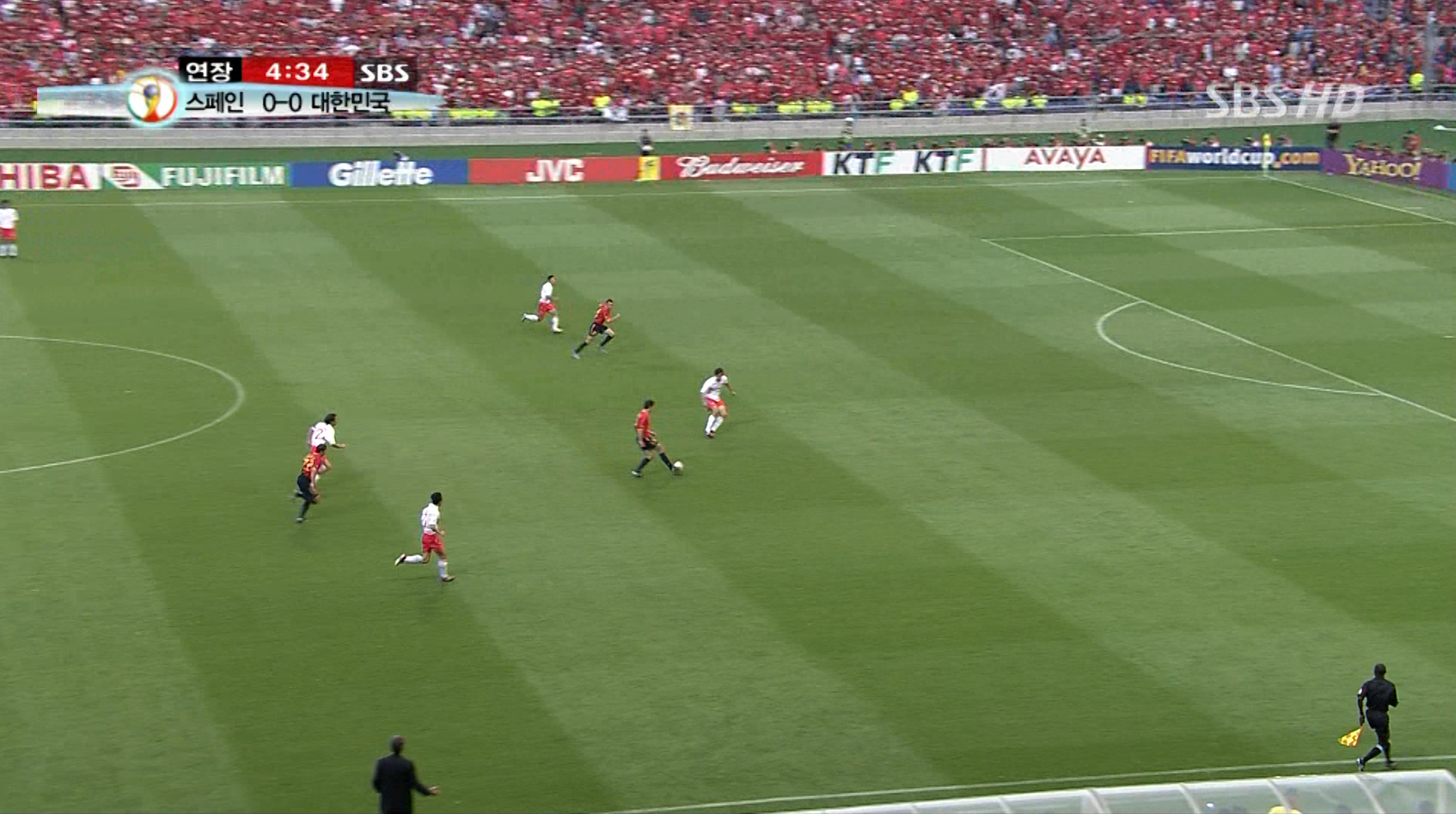 华金世界杯的传球出界（足坛世纪解密：2002年的韩国队，究竟做了什么，引发舆论地震）