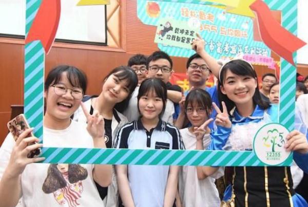 多名高考状元背景公开，家境很相似，他们大都来自“三有”家庭