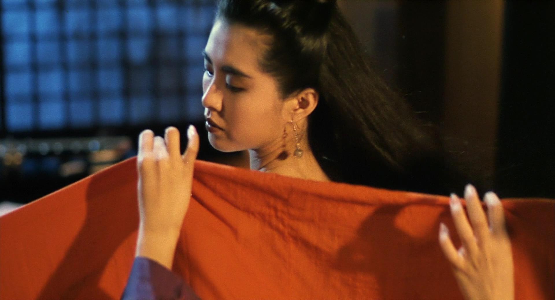 幽怨凄美的聂小倩;《青蛇》中妩媚风情的白素贞,虽然王祖贤一直以"