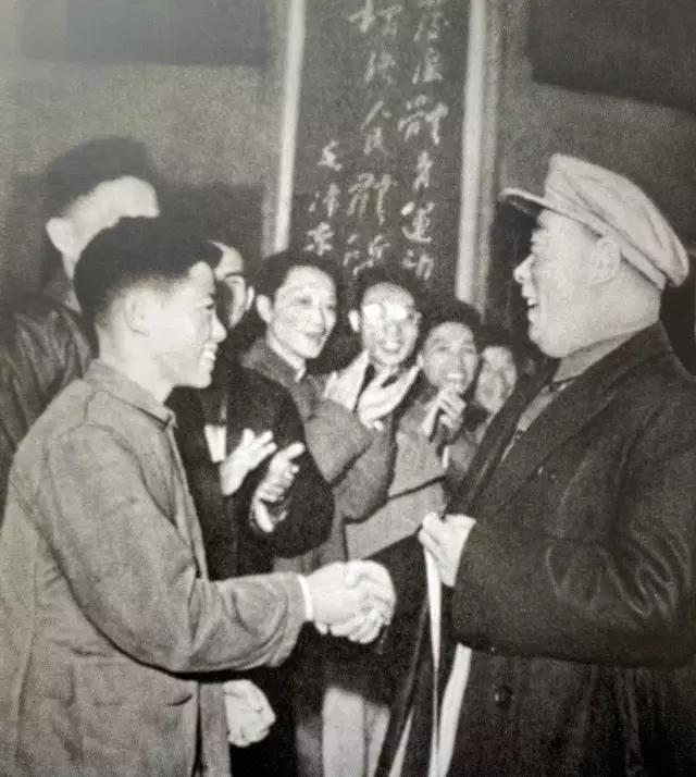 揭秘开国元勋象棋趣闻：彭德怀爱悔棋，周恩来两次战胜蒋介石