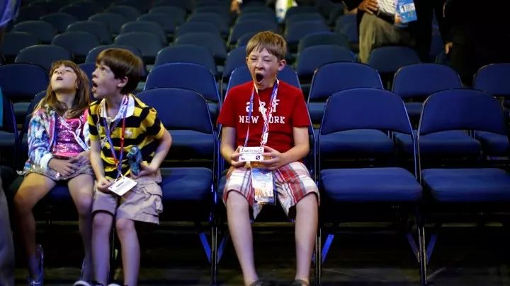 全美最缺觉Top 100大学榜单！前50高校集体“不让学生睡饱”