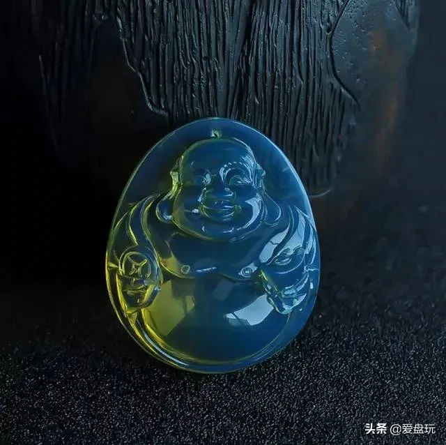 一条红蜜蜡,卖1万?玩友:咋瞅着像豆腐乳成精