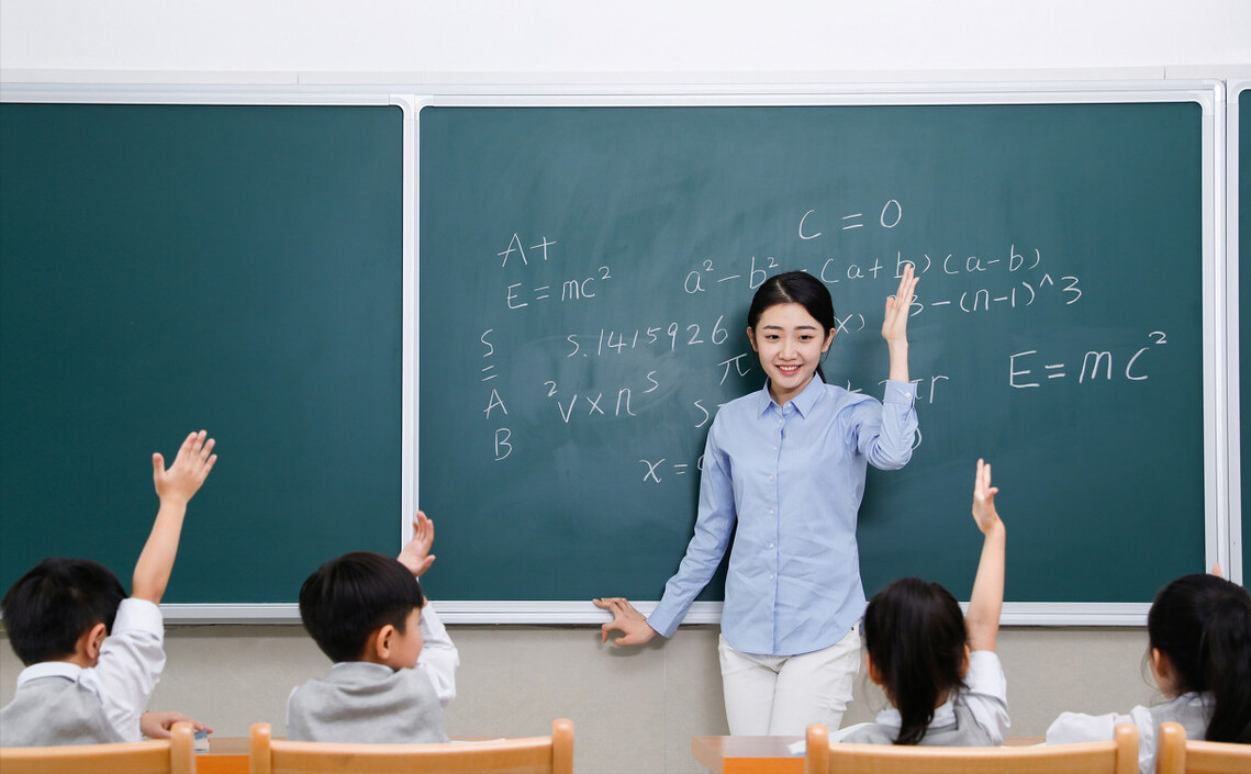 河师大学生面试被拒绝，当地小学表示：我们只要211的师范毕业生