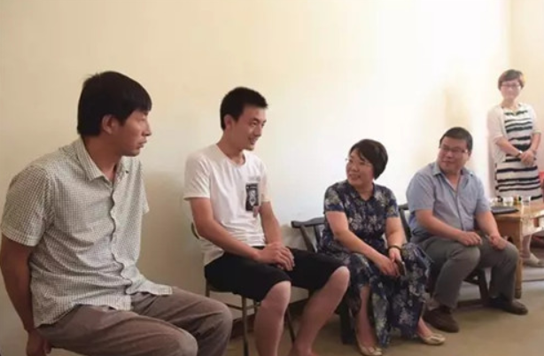 父亲重病，负债累累，瘦弱少年扛起一个家，历经坎坷终圆梦清华