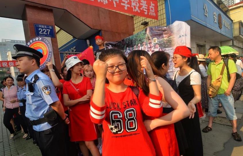 奶奶梦见孙子高考666分，查成绩后考生激动不已，网友:多梦点好了