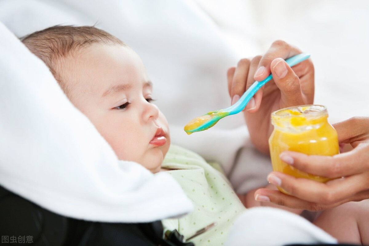 辅食什么时候添加？看了专家的意见后，我决定问问孩子的想法