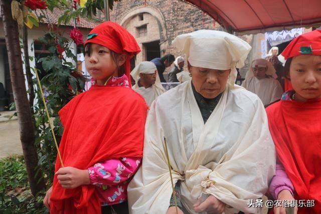 白事随礼钱有什么讲究（详解3个农村办白事的习俗）