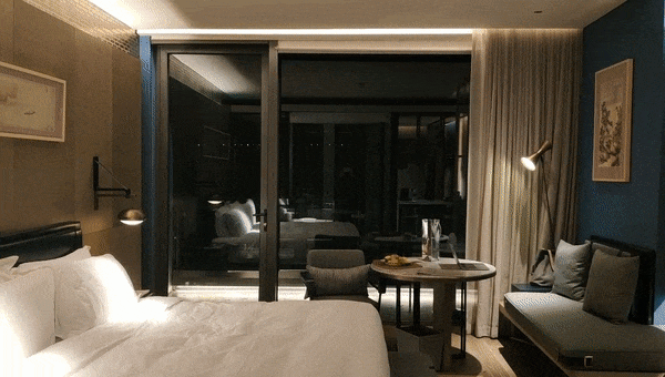 4000块一晚，住进地下88米深坑，这是全国首家AI超五星酒店