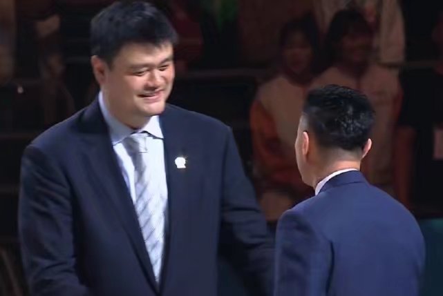 cba莫蒙成是哪里人（CBA的最新伤病报告）-趣拿体育