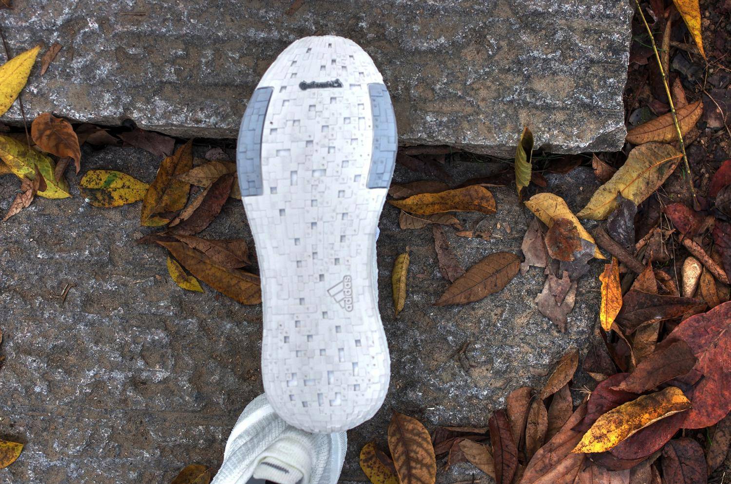boost有什么區別（adidas PulseBOOST HD與三款跑鞋對比：升級版BOOST有什么不同？）