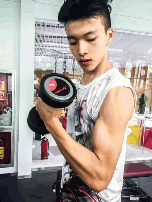 2017陕西高考文科状元：最扎眼的不是696的高分，而是身材