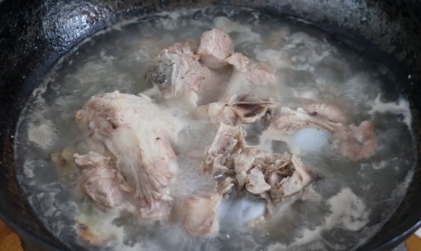 大骨头汤的做法 炖大骨头的做法步骤