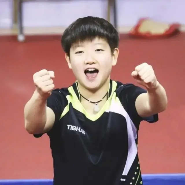 孙颖莎个人资料简介（孙颖莎，最好的礼物是世界杯女单冠军，您知道她为啥特招人喜欢么）-华海博客