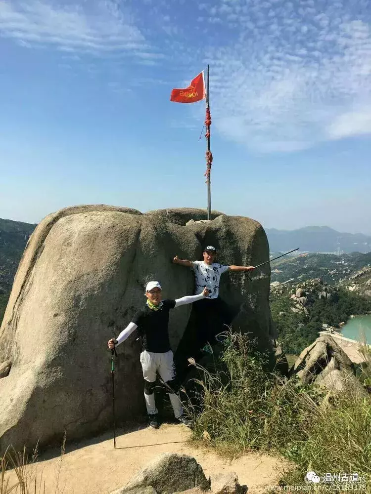 孤峰傲影:百家尖丨山色秀丽,景色无边