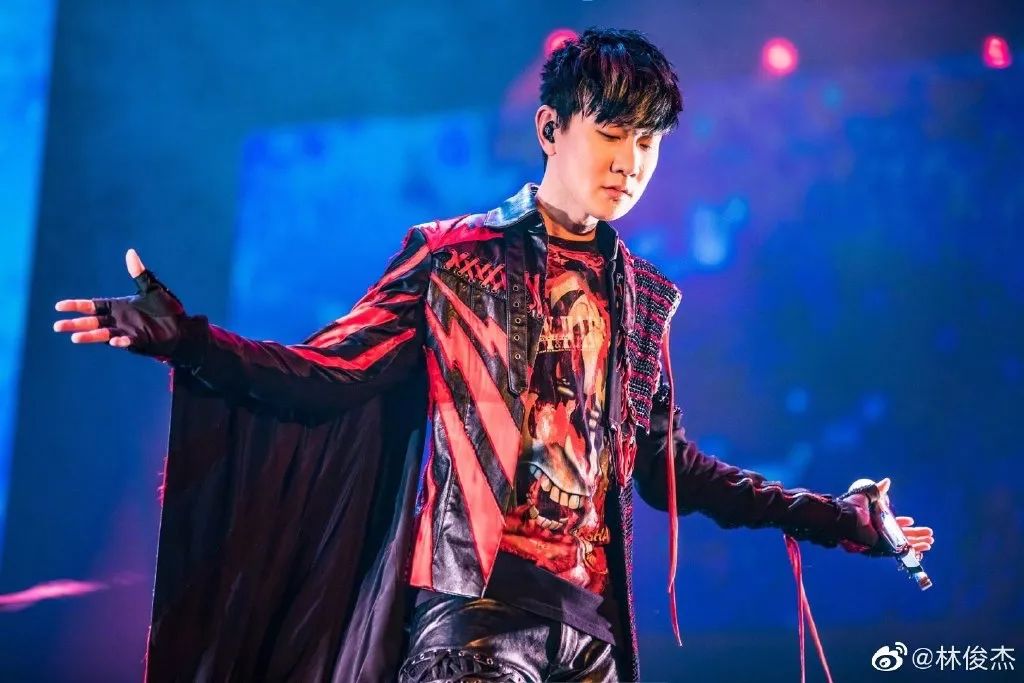 被迫屠榜热搜的林俊杰，凭什么让全世界都无法拒绝