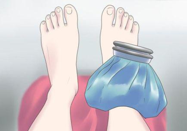 孩子第一次崴脚家长得注意,应该这样做!