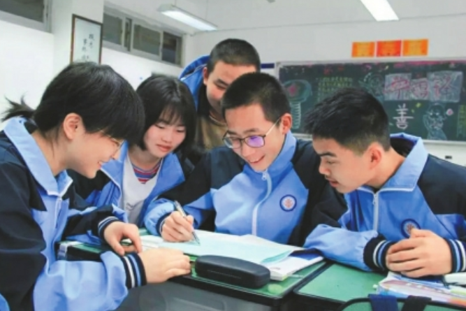 国内百强高中排名重新洗牌，衡水中学不再是首位，榜首实至名归