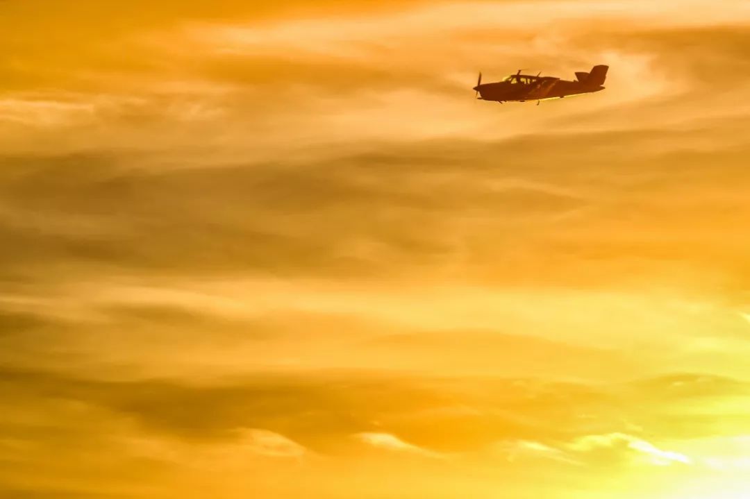 洛杉矶傍晚：夕阳美如画，清风醉晚霞
