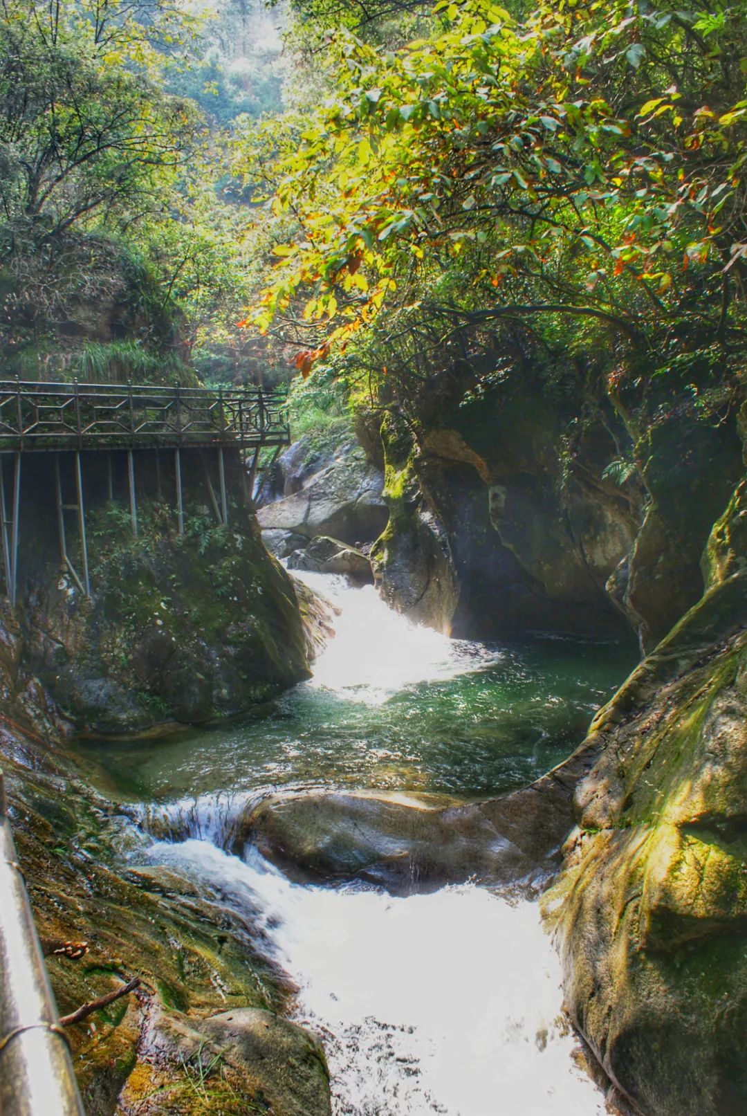 念家李白(李白旅游太晚回不去，借住在老婆婆家，写下一首诗感动后世1200年)