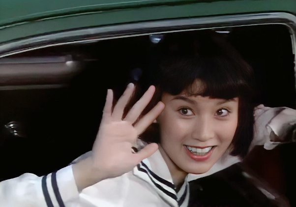 相比顺利的演艺经历来说,史兰芽的感情之路就要坎坷许多了,她一共经历