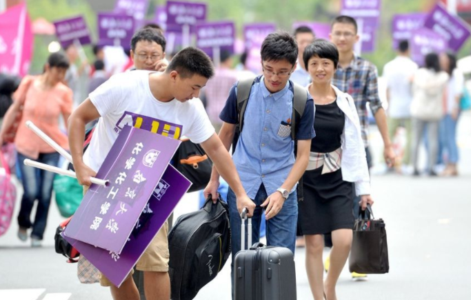 大一新生开学，是否有必要带“笔记本电脑”，辅导员给出答案