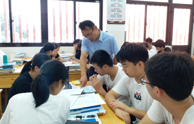 新高考实行的“赋分制度”，对普通考生有很大影响，家长不可忽视