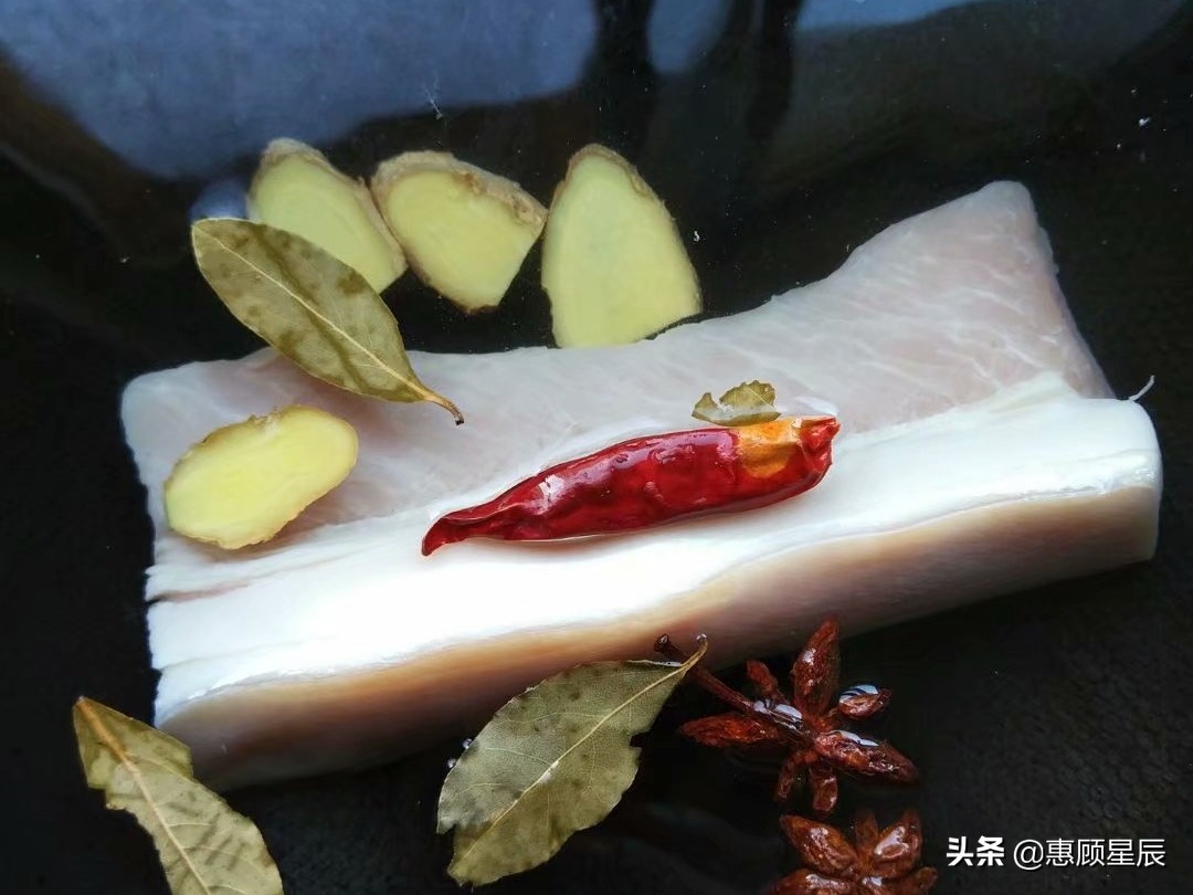 自制梅干菜有绝招，教你三种方法，一腌二晒三蒸，这干菜扣肉太香